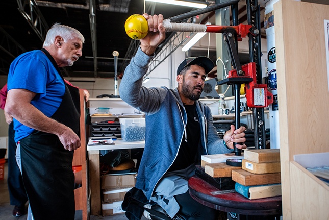 Ian Desmond visits Tanner Tees and jumps in to learn